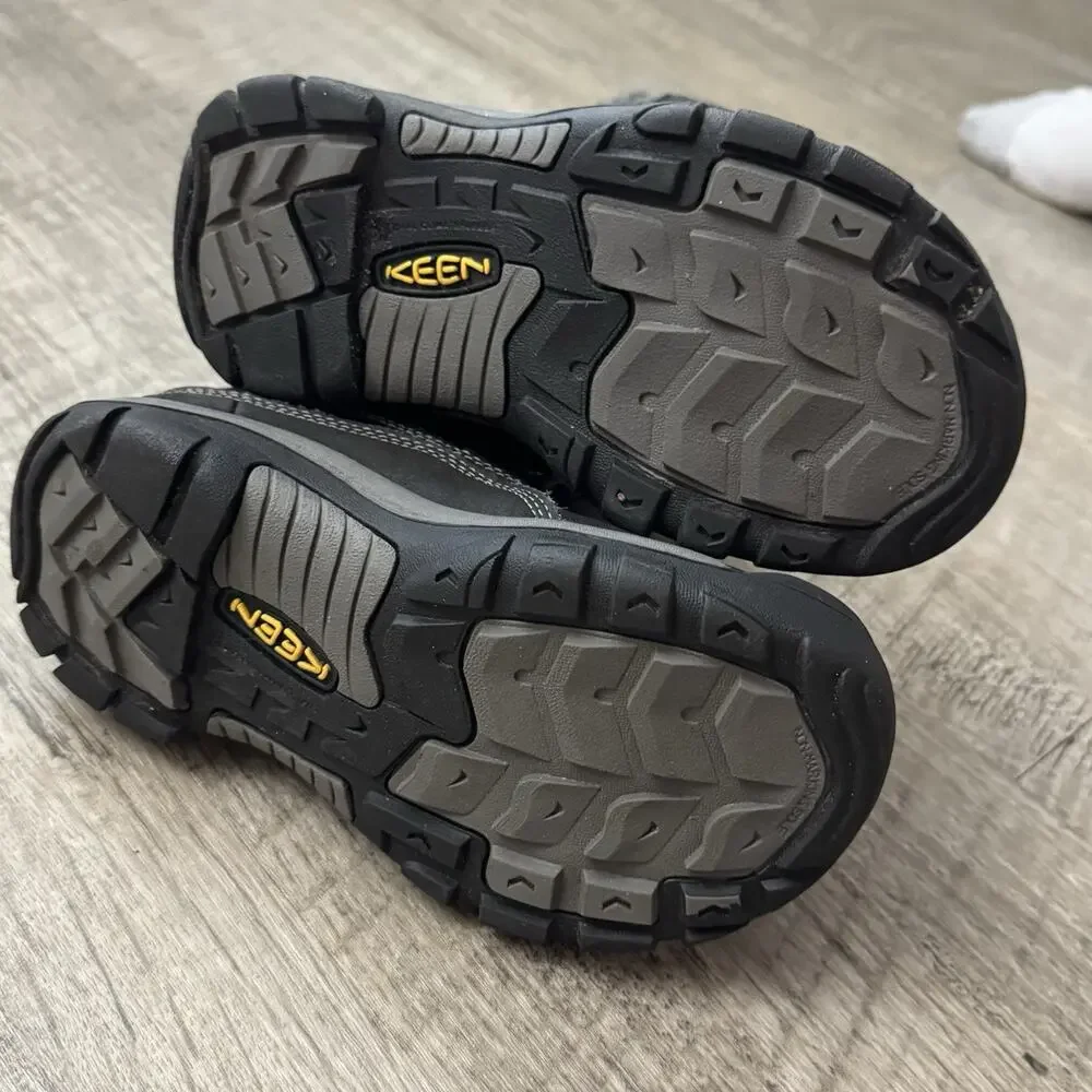 Keen boots youth